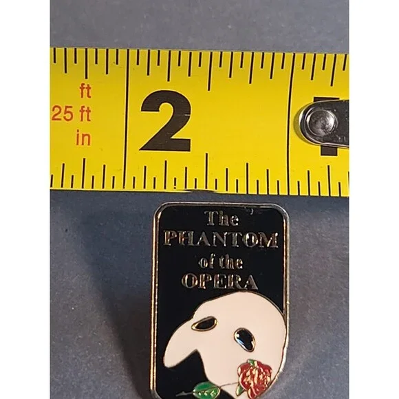 Vintage The Phantom Of The Opera The Broadway Musical Mask & Rose Lapel Pin - Picture 2 of 7